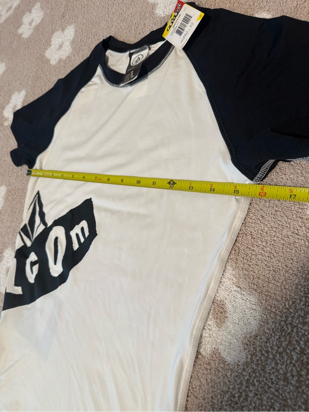 NWT Volcom Kids' Rash Guard - Picture 6 of 6
